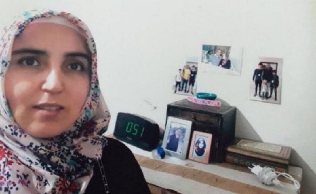 TEKİRDAĞ 

Matematik öğretmeni Safiye Özdemir, 27 Nisan 2021’de tutuklandı. 3 çocuğu olan Safiye hanım eşi cezaevindeyken çocukları için bütün yükü tek başına omuzladı. 
Eşi tahliye oldu ancak 3 kardeş babasız geçen yıllardan sonra annesiz yıllara mecbur bırakıldılar. AİHM