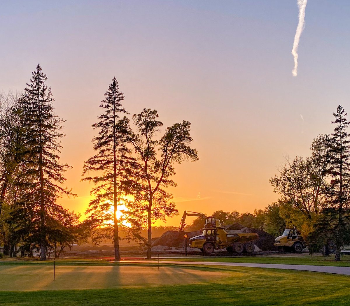 RileyJohnsGolf's tweet image. That’s a wrap for the season @stcharleswpg — I guess -40 will do that! With 4 projects on the go in 4 different countries, next year is shaping up to be yet another busy one for @RhebbAndJohns Golf. Wishing everyone a wonderful Christmas holiday and New Year!