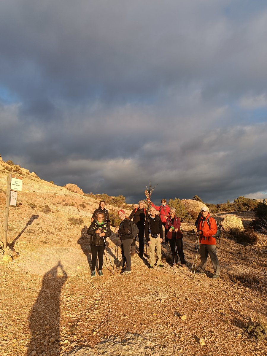 AEC_Reus's tweet image. Repte aconseguit!!! 35km de Reus a Albarca.
Demà pujarem amb la resta de la colla i per 62ª vegada, el Pessebre de l'@AEC_Reus d'Albarca fins al cim del Montsant. La Roca Corbatera, 1.163m. 
100 CIMS ESSENCIAL @FEEC_cat #AECReus #Pessebre #excursio #ViscaCatalunya