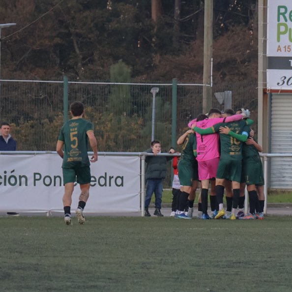 ArosaSCOficial's tweet photo. #TerceraFederación | ENORME, EQUIPO! ENORME, AFECCIÓN! 

#ForzaArosa #ArosaSC https://t.co/wW9r50e8tg
