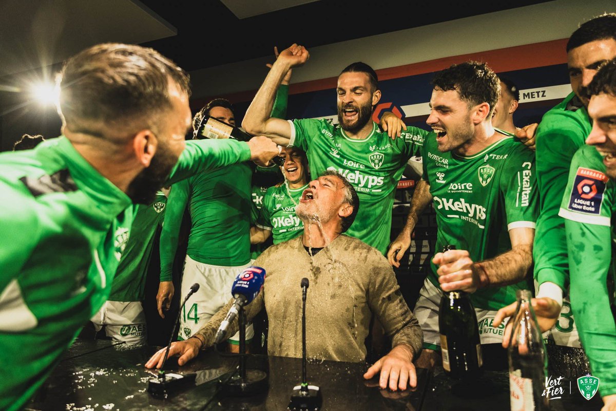Aouchiste's tweet photo. Peu importe la position dans laquelle tu laisses ce club, tu le laisses en Ligue 1, et c’est en partie grâce à toi.

Merci, Monsieur Dall’Oglio. 💚 https://t.co/rtfrirsnA8