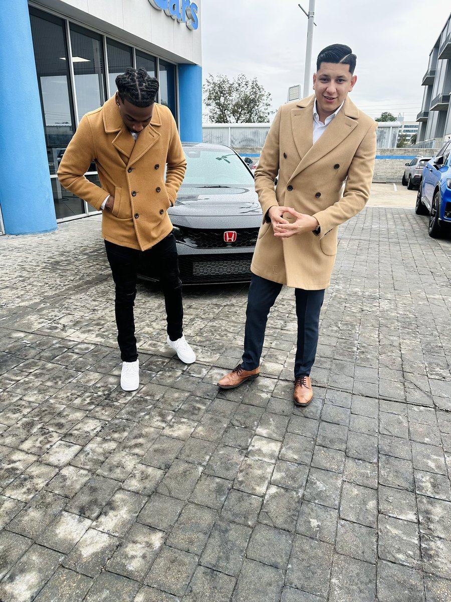 ynflkam's tweet photo. 🚨🚨🚨The new year just came early! Congratsto my guy James, He saw my post and drove 3 hours to come get our red carpet experience! Whether your situation is good or bad I have a way to go ! Send this post to someone and if they purchase l'll give you up to 300$.
#goodbusiness https://t.co/qe24ps9Yis