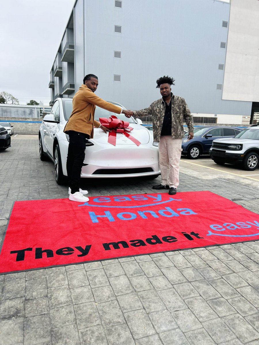 ynflkam's tweet photo. 🚨🚨🚨The new year just came early! Congratsto my guy James, He saw my post and drove 3 hours to come get our red carpet experience! Whether your situation is good or bad I have a way to go ! Send this post to someone and if they purchase l'll give you up to 300$.
#goodbusiness https://t.co/qe24ps9Yis