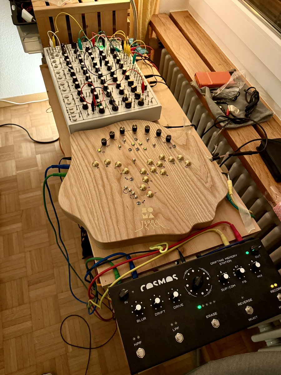 dzu24's tweet photo. It‘s just a dream setup for endless explorations #soma #synthesizer https://t.co/aX6QlCgOT9