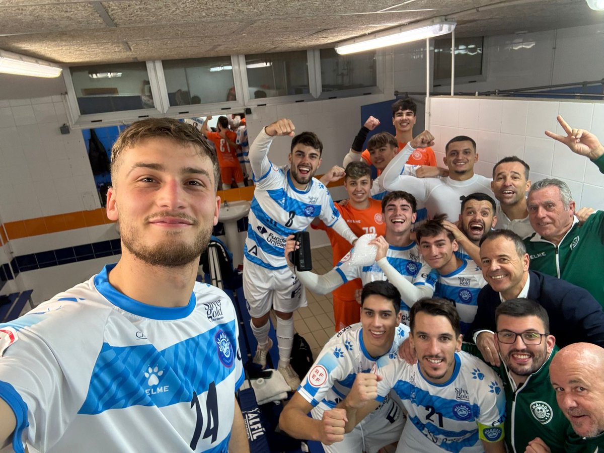 Pasa el tiempo,pasan jugadores,nos cambia la vida deportiva pero el ADN es incuestionable no se negocia es nuestra fuente de energía.Enhorabuena chavales sois ejemplo solidaridad y superación. No se q nos deparará la liga. La pasión te ayuda a superar cualquier tipo de adversidad