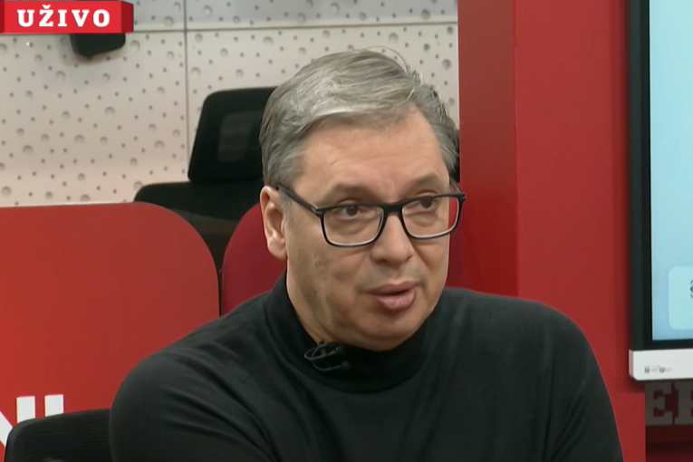 Pozivam studente na razgovor,
Daću im poslednju ponudu,
Uz stan bez gotovinskog učešća, ide i garaža i porše sa 5000 evra bonova za gorivo.