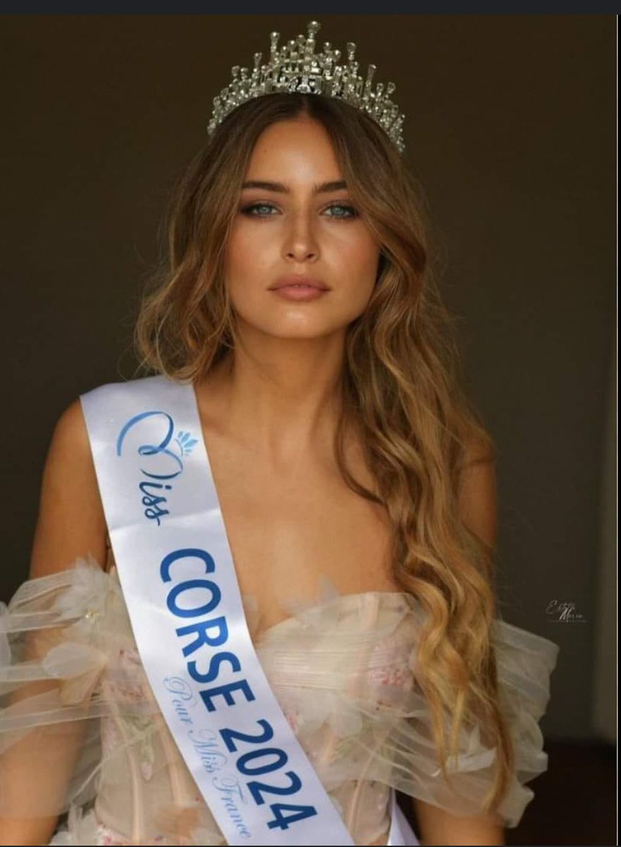 Nini_63_'s tweet photo. Elle est là, la future miss France 2025 #MissFrance2025 https://t.co/2PUJm4AjXm