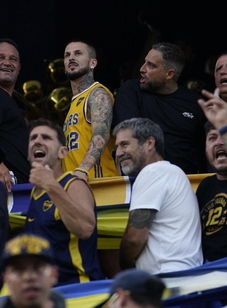 Carp1981909's tweet photo. Viste benedetto hasta acá llego el penal que pateaste contra Corinthians...!!! https://t.co/A3CjjwnyuI