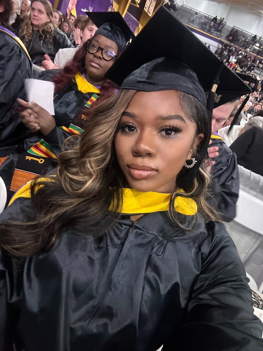 kodashian's tweet photo. God did not Me!
#OfficiallyaGrad
#WcuAlum https://t.co/aRdsFsHfhN