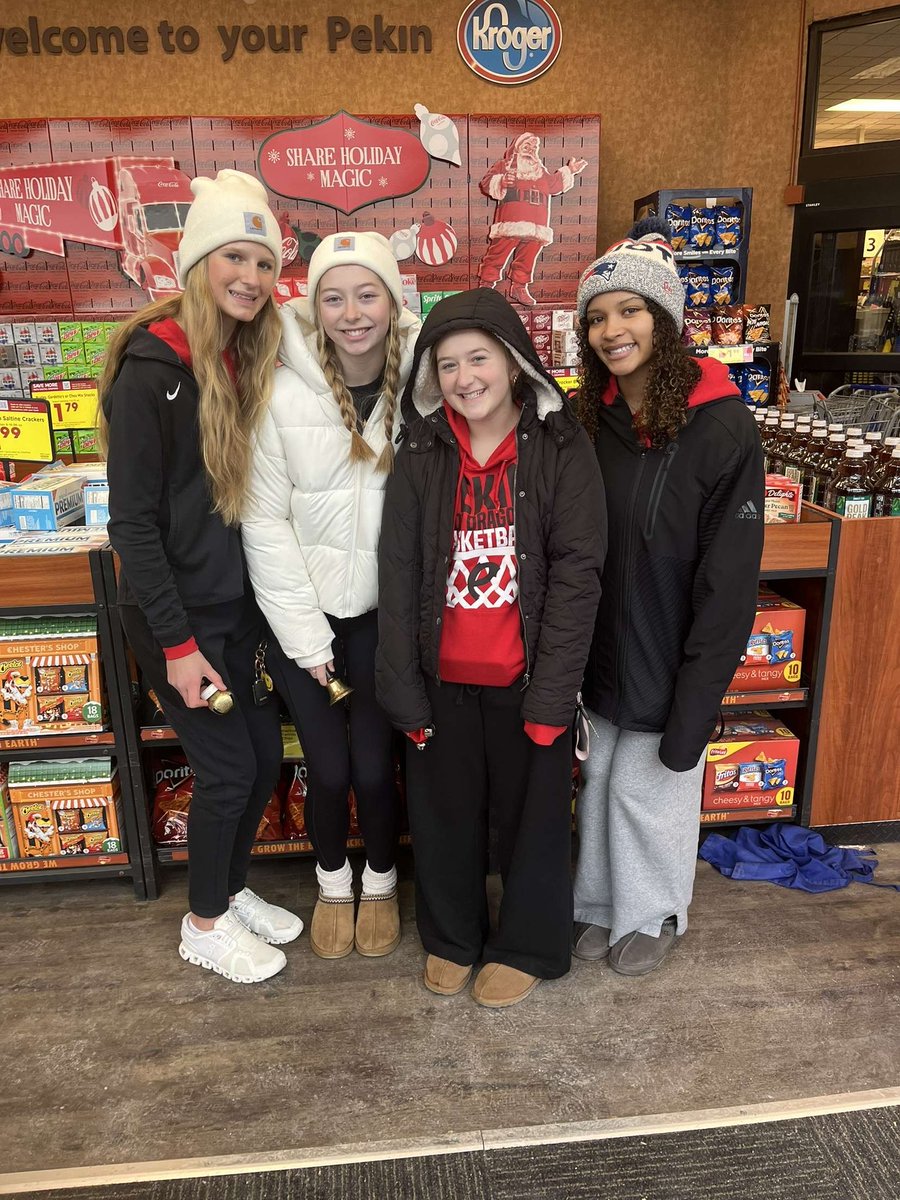 PCHSLadiesHoops's tweet photo. Today we rang the bells for the Salvation Army. #DragonPride #DragonService https://t.co/nH3iYrlPNI