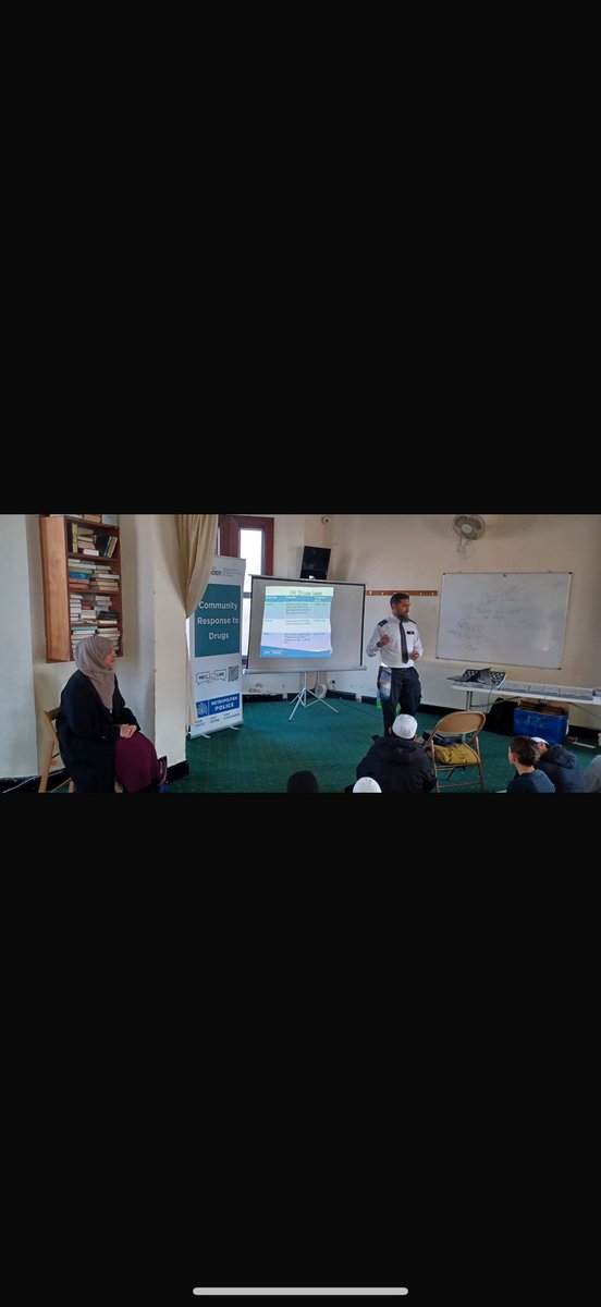 SophiaNaqvi1's tweet photo. Today, I attended another fantastic workshop by Project ADDER at Masjid Al-Hikmah. It was inspiring to see the officers build such a great connection with the youth, fostering trust and understanding within the community. 

A huge thank you to Masjid Al-Hikmah for hosting this workshop on such a sensitive issue and to the Met for driving such a meaningful initiative.