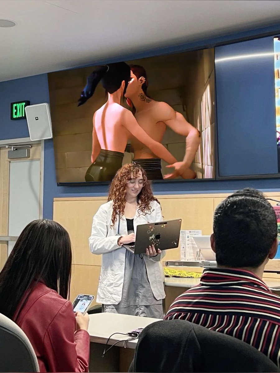 jinxsriot's tweet photo. first day at lesbian college https://t.co/czysnoNej8