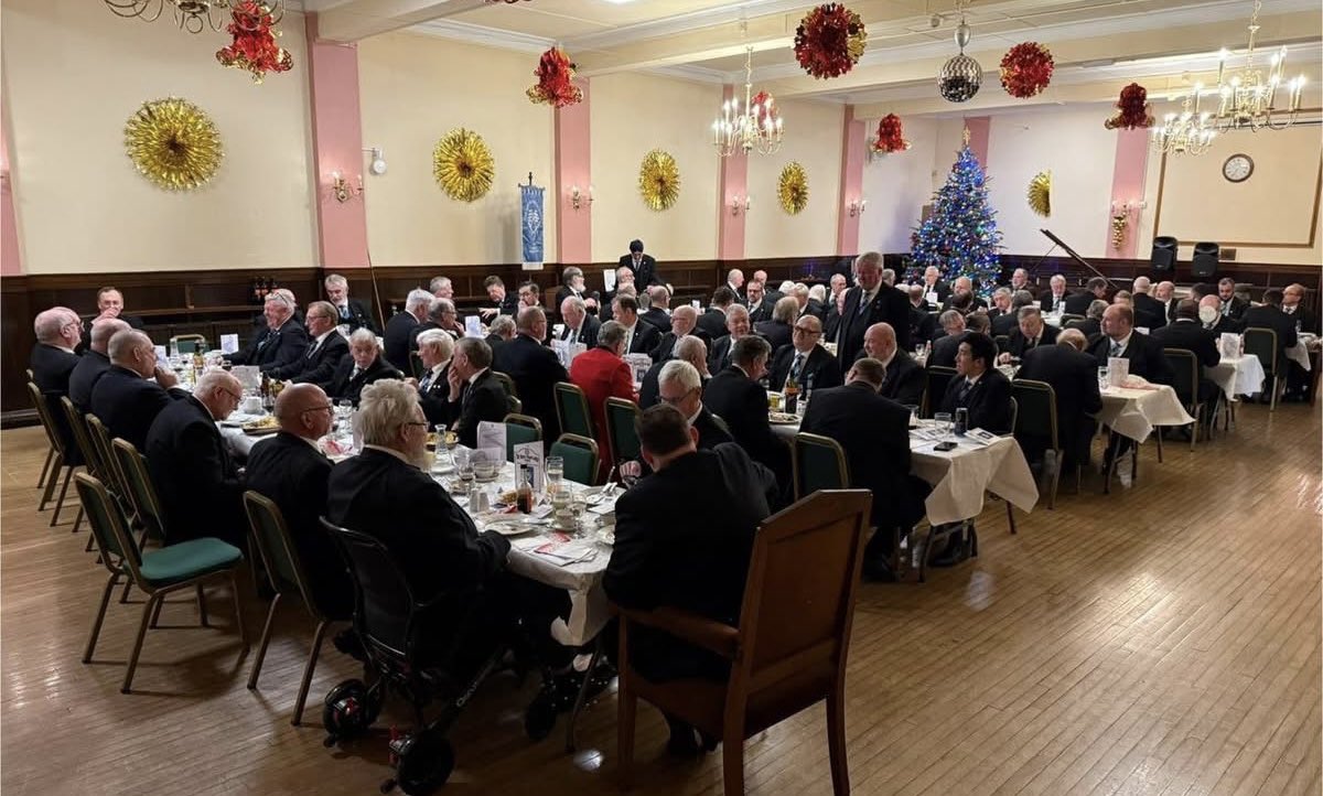 Today was Square Wheels Lodge 9966 banner dedication with our Provincial Grand Master <a href="/philhall43/">Phil Hall</a> presenting the banner to the lodge. What a wonderful ceremony and Festive Board! Well done to all 😃🛞🛞🛞🛞⚙️🔩🔧🏁#Freemasonry <a href="/UGLE_GrandLodge/">United Grand Lodge of England</a>