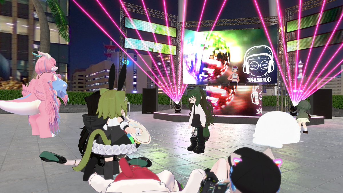 VRC_SATOSHI's tweet photo. 1 わたしのDJ(大好きなサバンナバンド歌謡をお届けしました)
2 サンマルコさんのDJ(記憶の片隅にあるレアグルーヴ系名曲が超良い、繋ぎも良かった)
3 必殺の大阪ソング&夜景
4 MazznさんのDJ(冬シティーポップを高いスキルとMCで彩る)
#VMellow #CH_Square https://t.co/ji2IWKxMua
