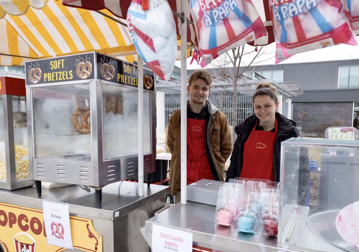 townofinnisfil's tweet photo. Innisfil’s #WinterWeekends will return in 2025! ❄️🥳

We’re looking for vendors for our signature Winter Fun Day event on Saturday, February 8. Food and retail vendors are encouraged to apply at https://t.co/C8xArlZvw5. https://t.co/lFpn9wWJtU