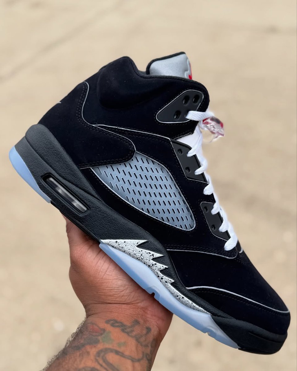 ANOTHER LOOK at the 2025 “Black Metallic Reimagined” Air Jordan 5