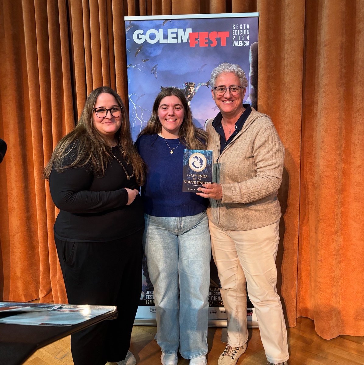 Miriam Alonso presenta a Elisa Robdal con su libro “La leyenda de los nueve jinetes” en el #GolemFest