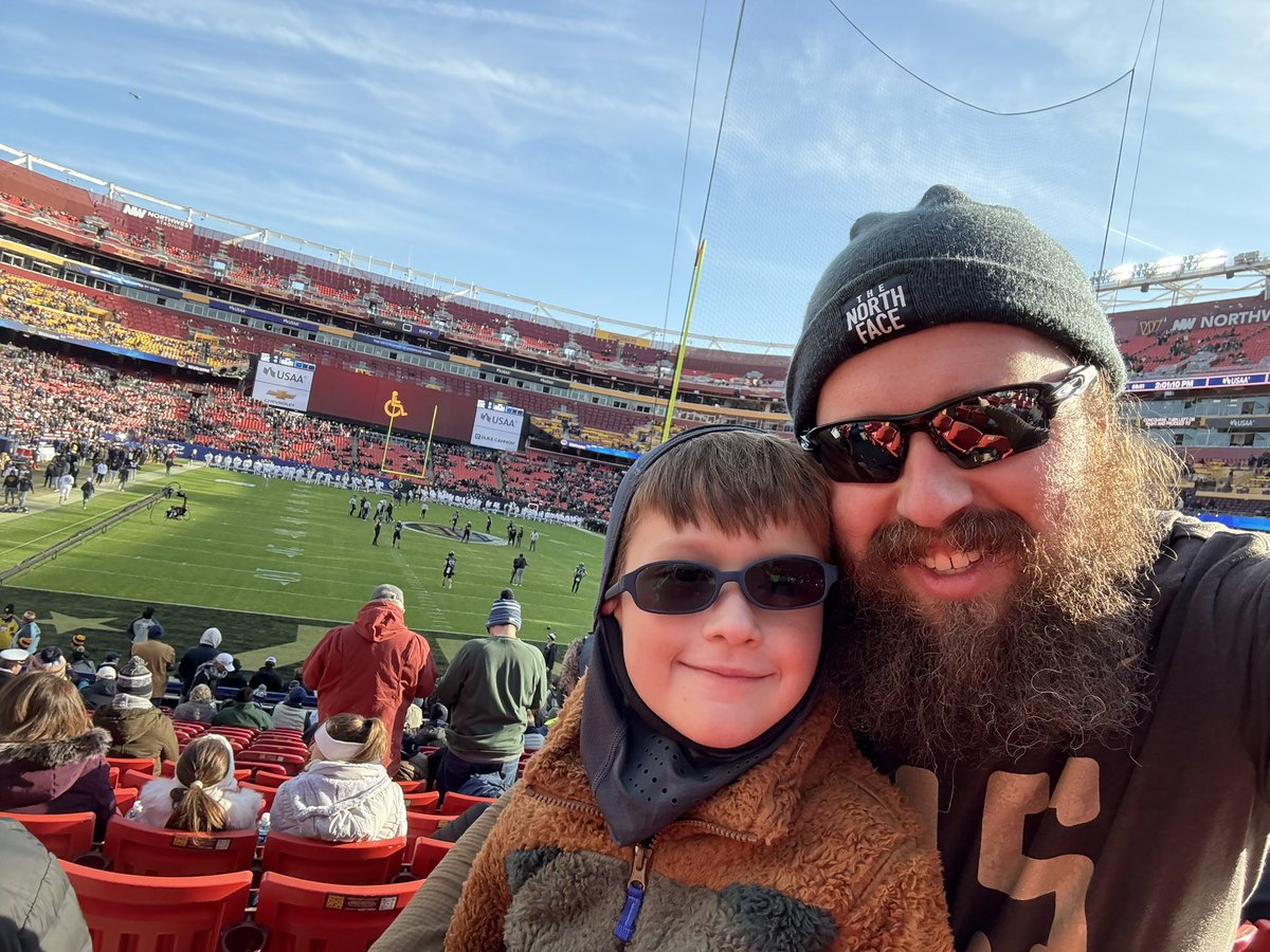 pointer_clan's tweet image. Go Army Beat Navy! His first game ever! #ArmyNavy