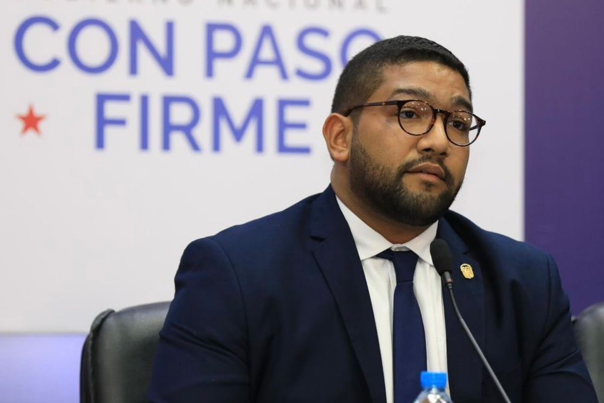 ENMAYÚSCULA.- Fuentes extraoficiales dieron a conocer que Jaime Díaz presentó su renuncia como director del Instituto para la Formación y Aprovechamiento de los Recursos Humanos (IFARHU). Conforme los datos emitidos por  buff.ly/4ixI0tf