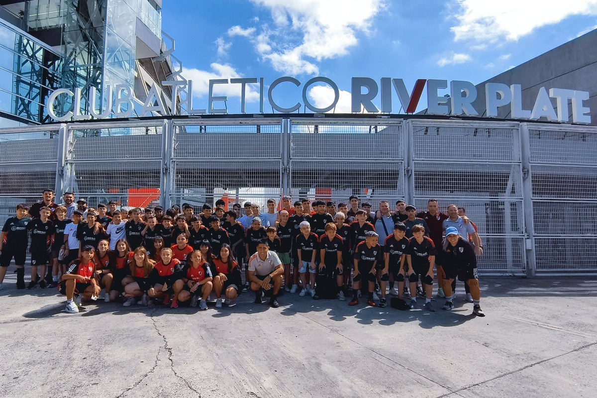 carpfutsal's tweet photo. Nuestras categorías formativas asistieron a la ceremonia de premiación de los Campeones 2024, realizada en el Predio Deportivo Lionel Andrés Messi.

Las categorías reconocidas fueron: 
🏆Masculino: 4ta, 6ta, 7ma y 8va división.
🏆Femenino: 6ta división. 

#VamosRiver ⚪️❤️⚪️ https://t.co/AU8wb1ZQx1