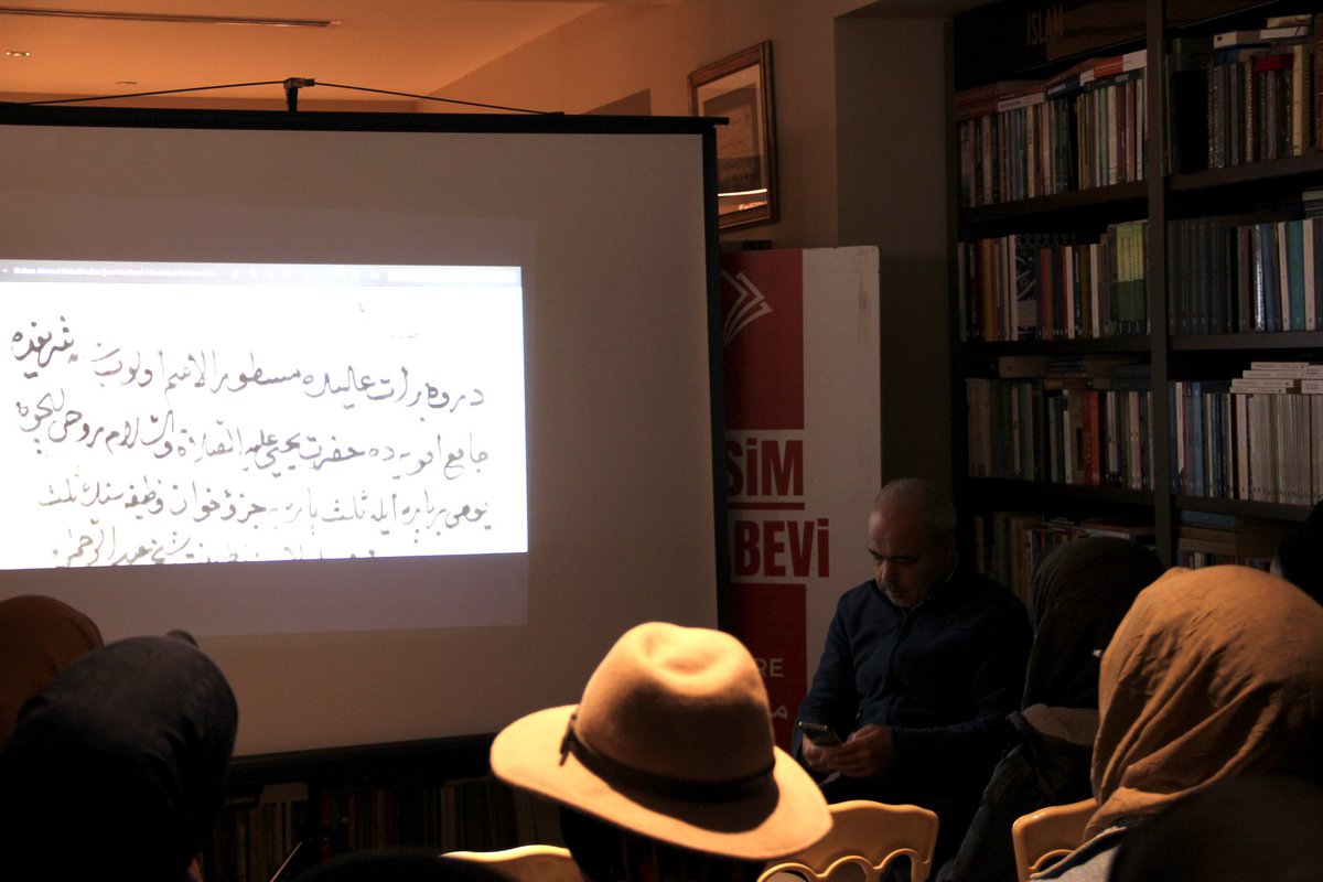 Dünya Dergiler Birliği (@dergibir) on Twitter photo Osmanlıca Dergisi Genel Yayın Yönetmeni Metin Uçar’ın, “Kim Korkar Divani Yazıdan” isimli söyleşisinden.
<a href="/osmanlicadergi/">Osmanlıca Dergisi</a>
<a href="/taksimkitabevi/">Taksim Kitabevi</a> Osmanlıca Dergisi Genel Yayın Yönetmeni Metin Uçar’ın, “Kim Korkar Divani Yazıdan” isimli söyleşisinden.
<a href="/osmanlicadergi/">Osmanlıca Dergisi</a>
<a href="/taksimkitabevi/">Taksim Kitabevi</a>
