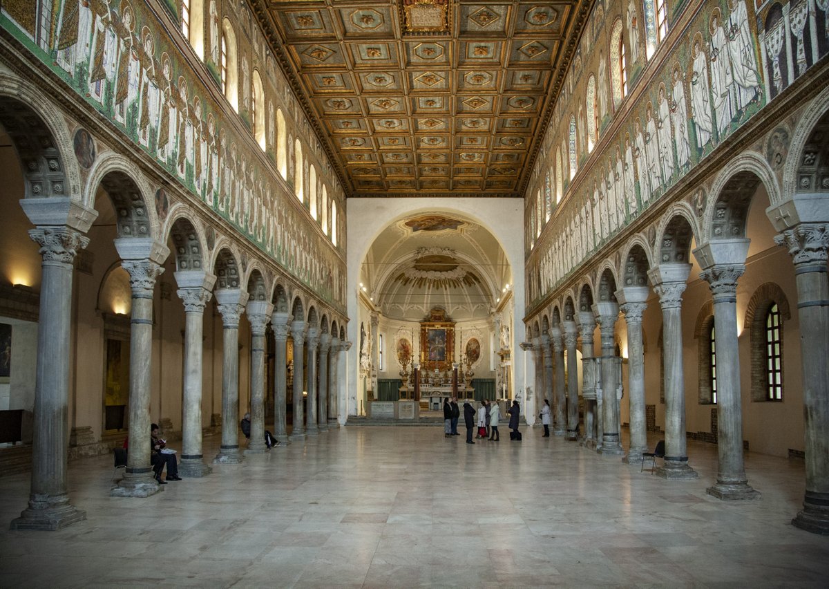 @Comancherorider Changes through time, a comparison between the Umayyad mosque and a 6th c. Roman basilica (Sant'Apollinare Nuovo in Ravenna, Italy)