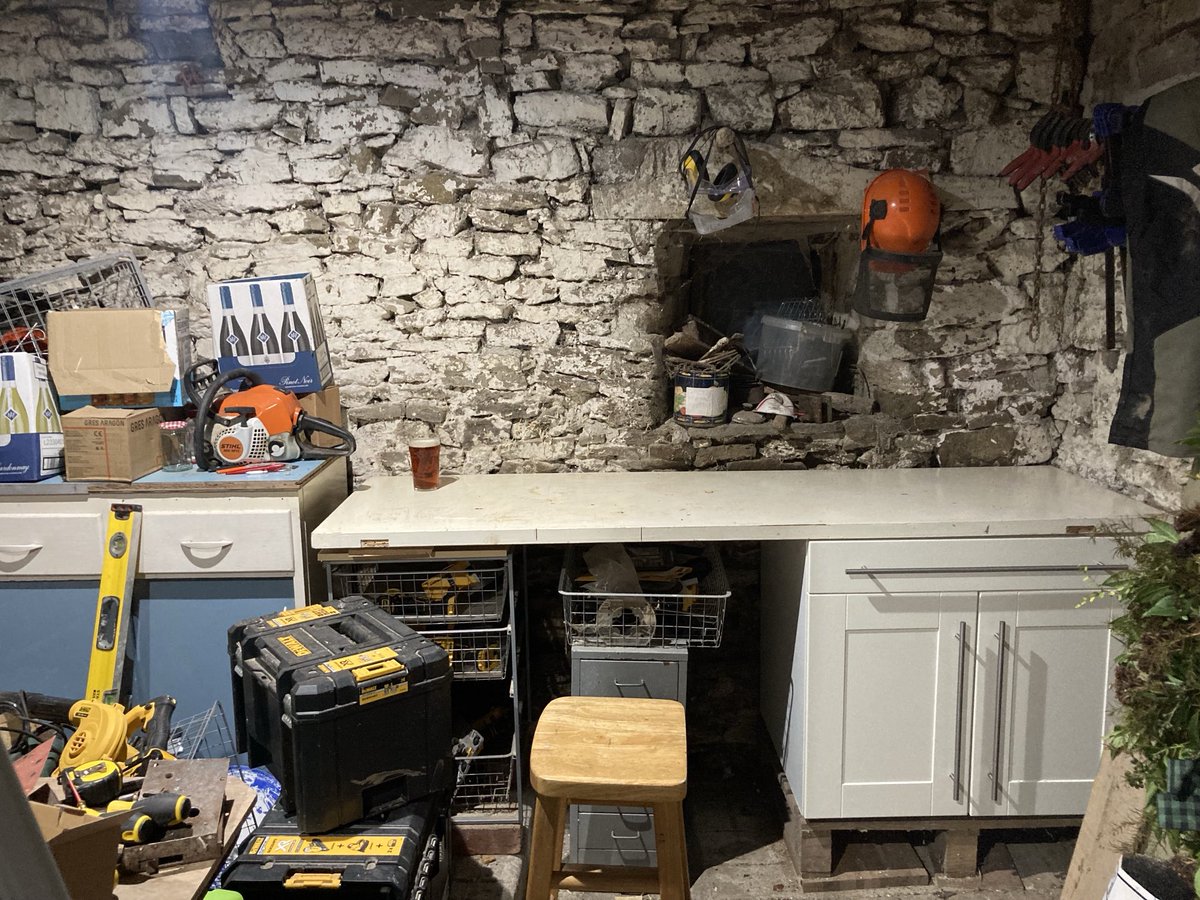 I had an opportunity to help with decorating the house for Christmas, but I felt it was more important to tidy the workshop; unfortunately it looks like it’s a two day job 😄