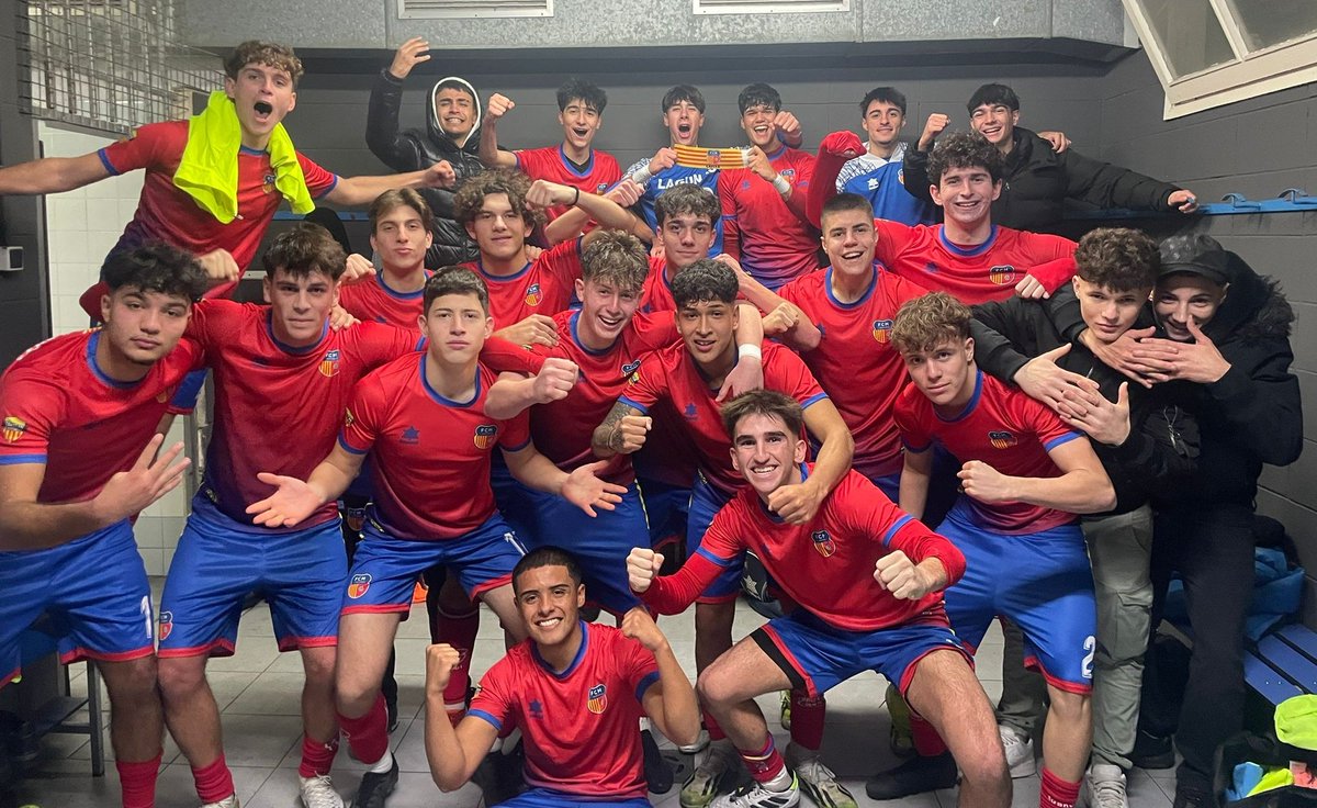 martinenc's tweet image. ⏱️ FINAL!

⚔️ Juvenil A Masculí 4-2 @FutBaseCES
⚽️ Roble, Diego i Andreu (2)

📝 Van guanyar al líder, al segon... i avui al tercer classificat de la #LNJ7! Quart triomf seguit per als vermells!

😍 ENORMES, EQUIP!!

#SomMartinenc #futbolcat