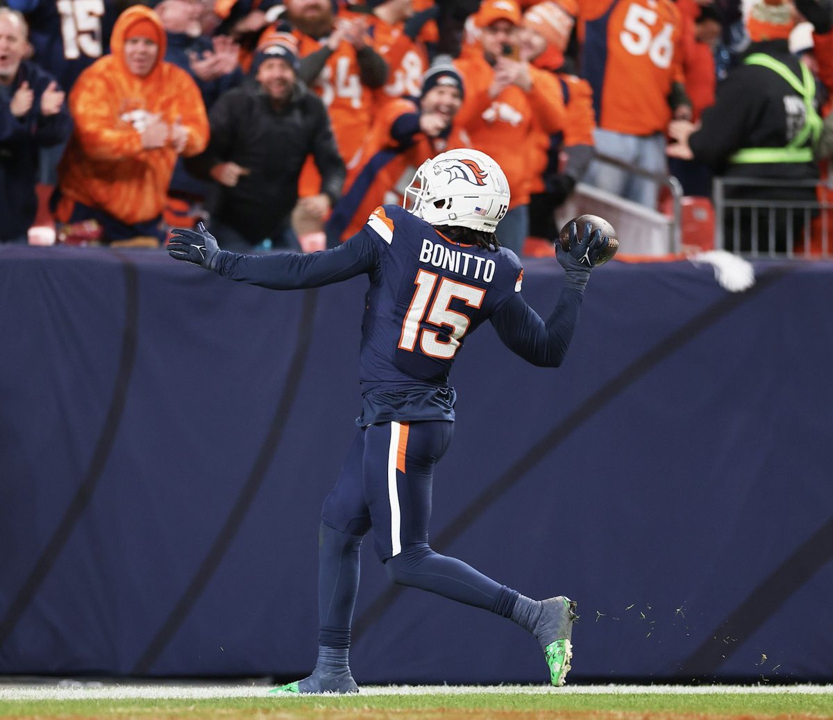 HighAsTy's tweet photo. DPOY 🔜 

#ProBowlVote Nik Bonitto https://t.co/TrUHqiIy4u