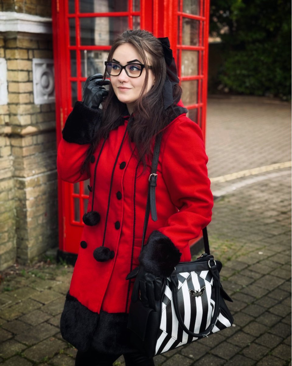Lady in red today 🖤💋