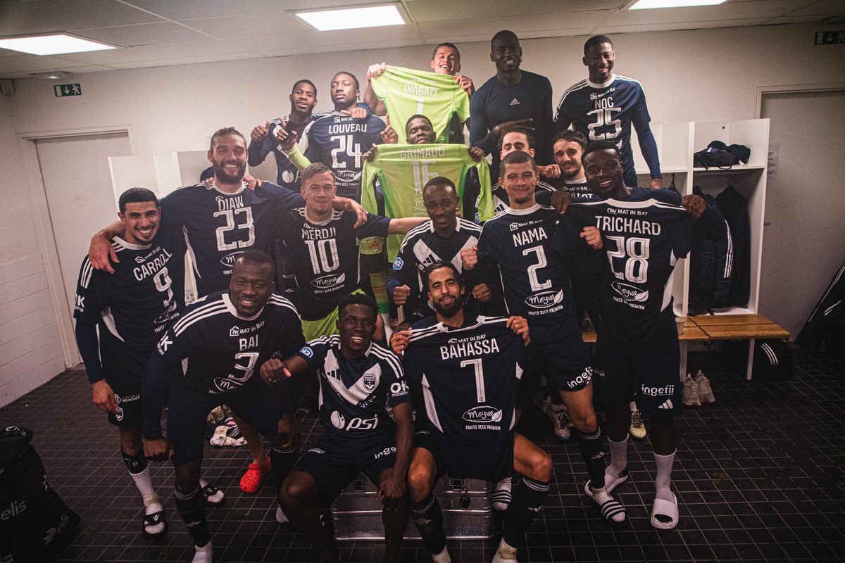 💙🤍

#RVFFCGB #MarineEtBlanc