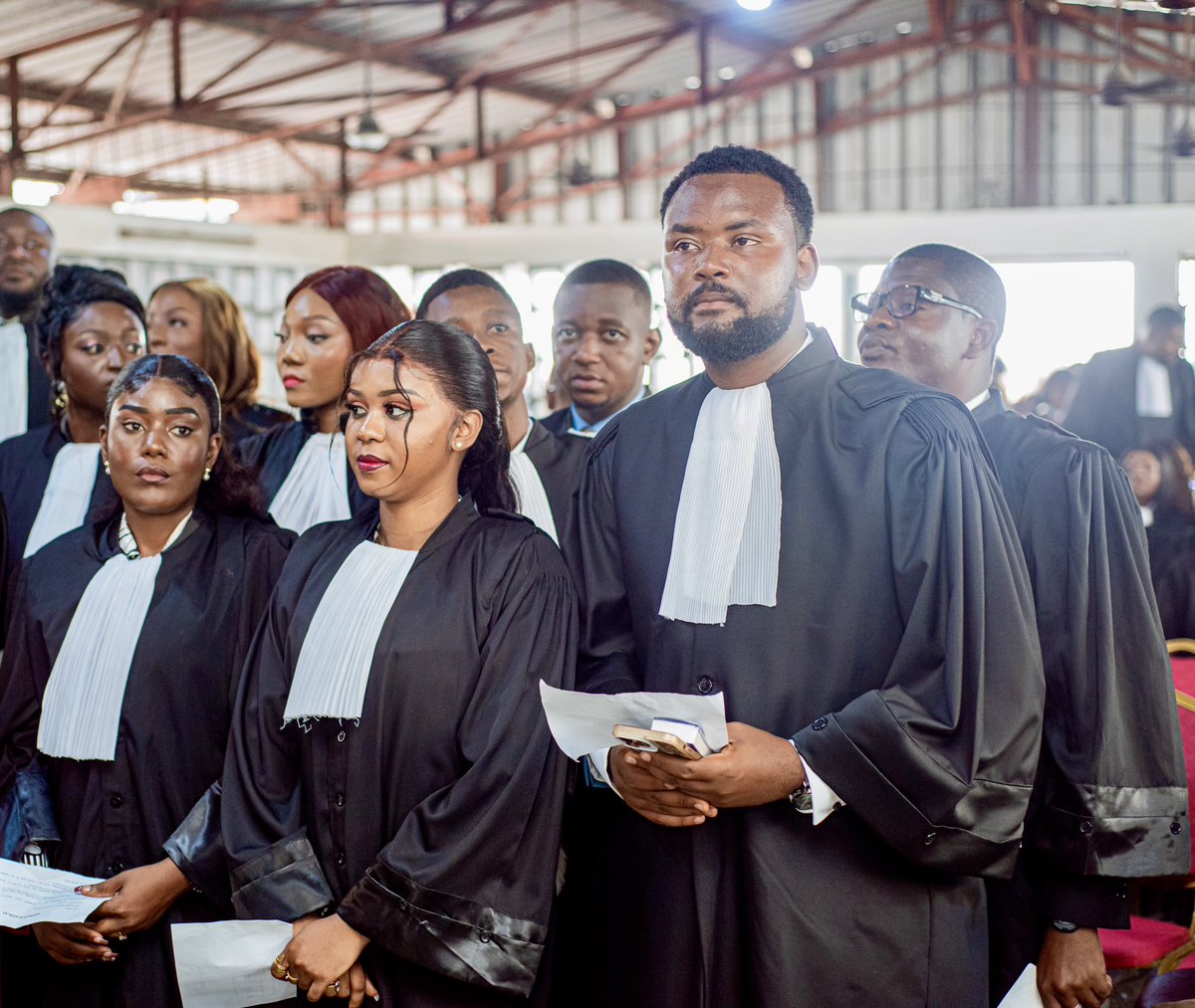 iml243's tweet image. « Je jure de respecter la Constitution, d’obéir à la loi, d’exercer la défense et le conseil avec dignité,conscience, indépendance et humanité…» Extrait de notre serment d’avocat du vendredi 13 décembre 2024.
Fier de rejoindre cette noble profession.
Rendez-vous au sommet!

#IML