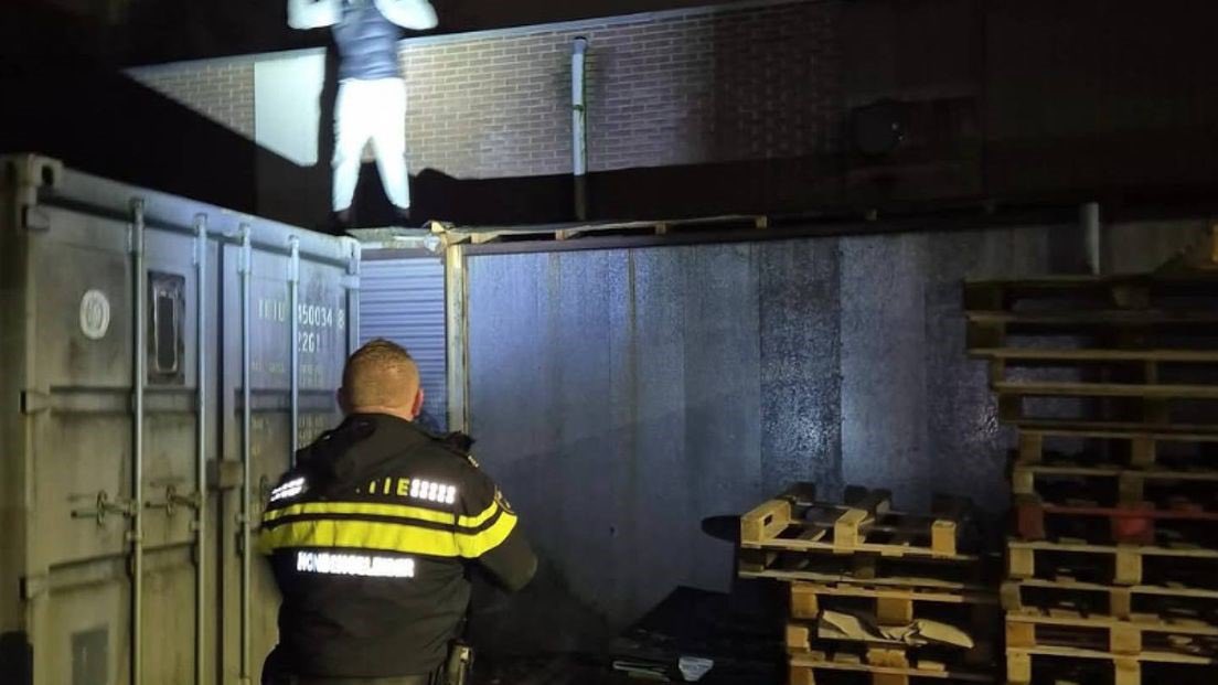 Inbrekers verstoppen zich onder zonnepanelen