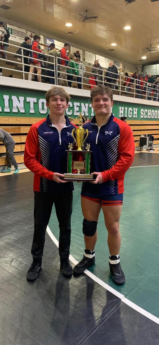 CassKingsATC's tweet photo. Lewis Cass Wrestling Clinton Central Invitational Champs!! Great job Boys! #kingsrule https://t.co/M57jciFJKu