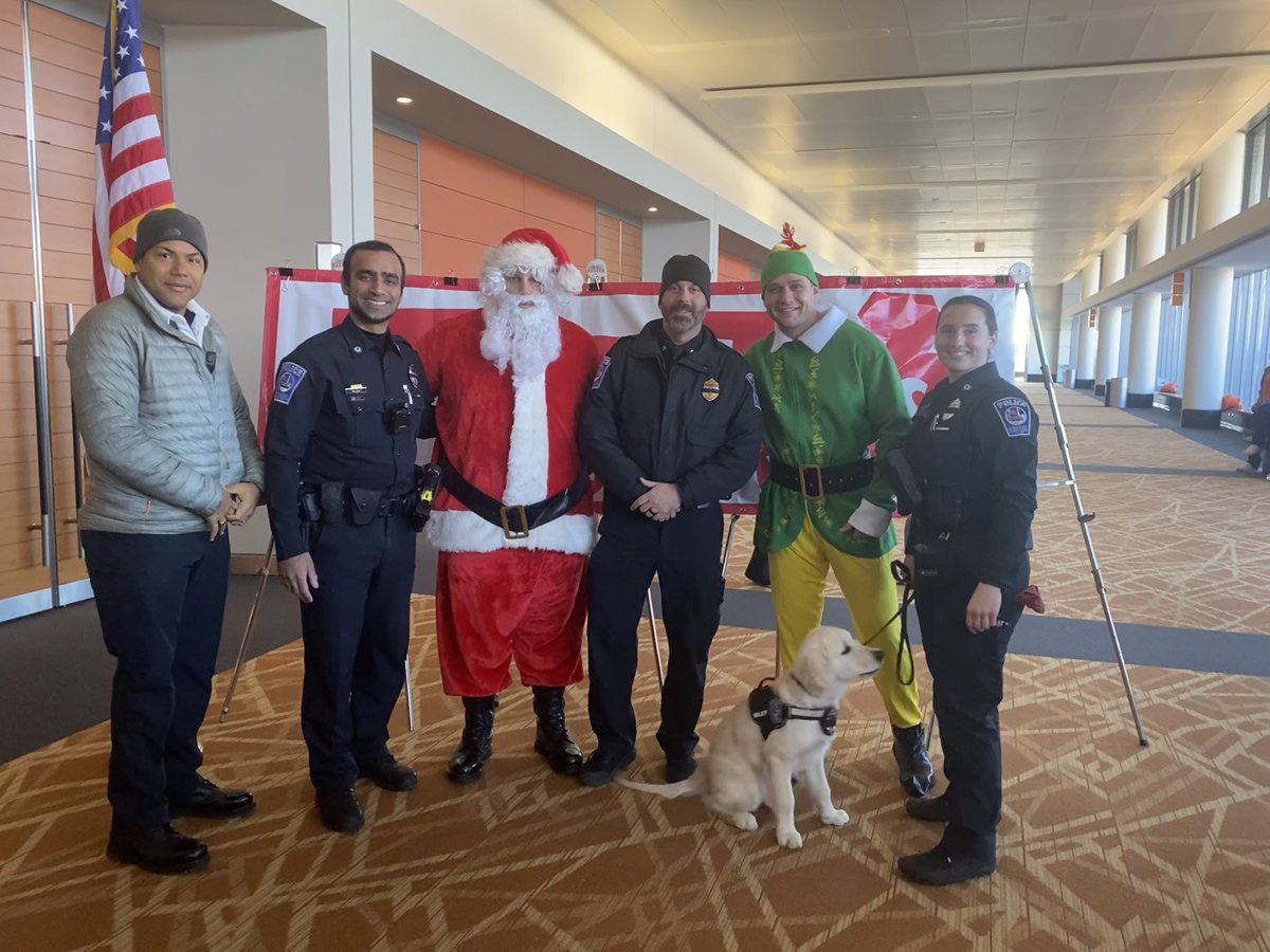 BHCC Police Department (@bhccpd) on Twitter photo Thank you to everyone who made the Boston Toys for Tots cruiser convoy a success! 
Special Thanks to Boston Police and Tufts PD for the escort, and Live Boston News for their support and taking photos! 
#toysfortots #cruiserconvoy #bhcc #bhccpd Thank you to everyone who made the Boston Toys for Tots cruiser convoy a success! 
Special Thanks to Boston Police and Tufts PD for the escort, and Live Boston News for their support and taking photos! 
#toysfortots #cruiserconvoy #bhcc #bhccpd
