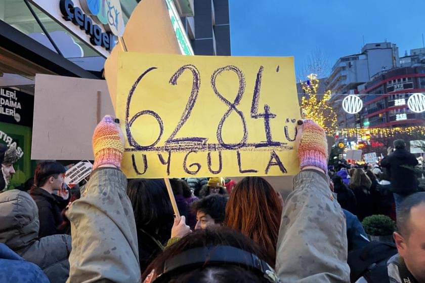 Çok geç olmadan daha çok can yitip girmeden kadını koru çocuğu koru bebeği koru

#yasamakicin6284