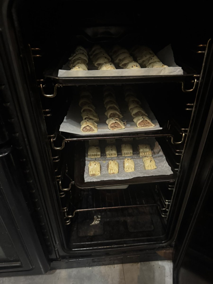 tonype7225's tweet photo. It’s a two batch sausage rolls day meat free ones and meat ones https://t.co/5HMHtD65yg