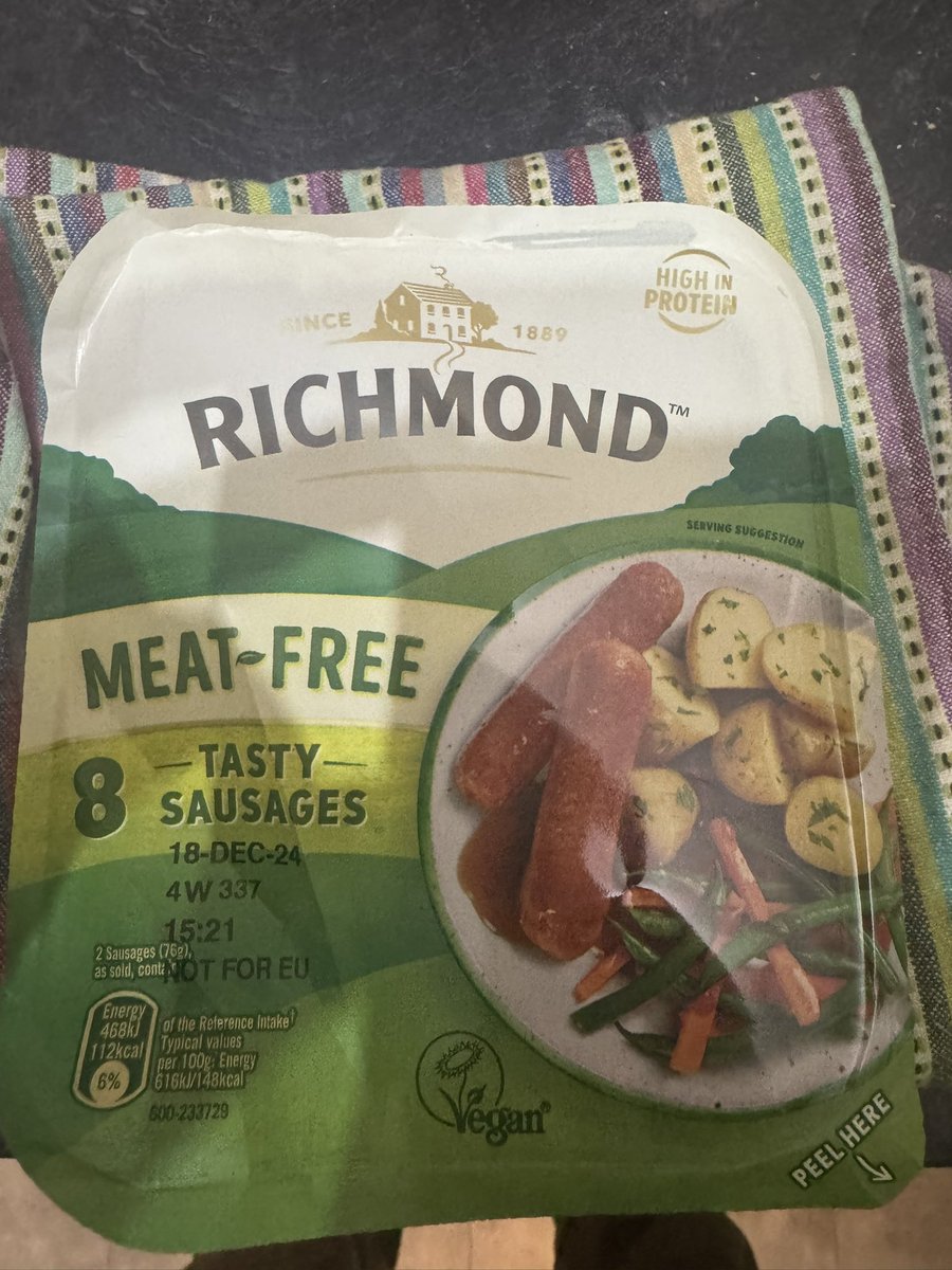 tonype7225's tweet photo. It’s a two batch sausage rolls day meat free ones and meat ones https://t.co/5HMHtD65yg