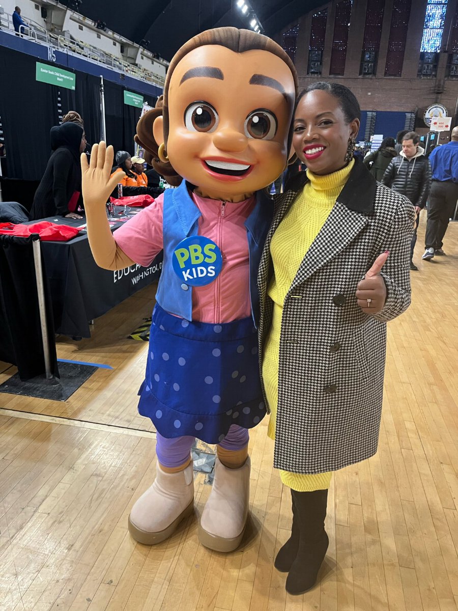 Yall know I’m a PBS kid. Loved seeing education partners alongside our schools and families over the last 2 #Edfest weekends. ✌🏽💛

Visit myschooldc.org for key enrollment dates for DCPS and Charters.