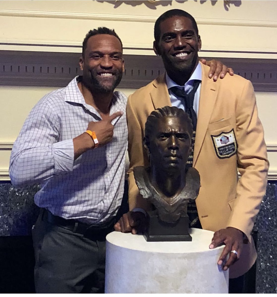 Prayers up for my brotha <a href="/RandyMoss/">Randy Moss</a> and his beautiful family! We love you and wishing you a speedy recovery!