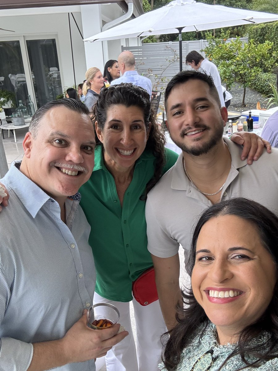 Latinamd's tweet image. Thank you @JaimeMerchan10 for opening your home for a lovely brunch to celebrate our growing Phase 1/ Experimental Therapeutics team @SylvesterCancer #researchmatters #TeamScience