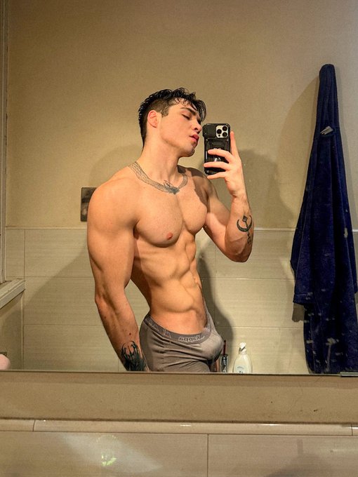 Just a progress pic https://t.co/29nQspj8eF
