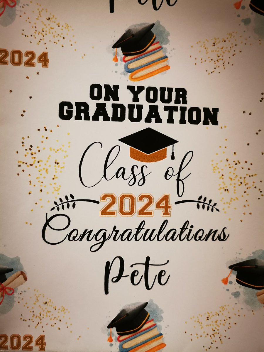 MosBankInter's tweet photo. Tis the season to wrap up gifts ready to be hand delivered 🎅🎁✈️
Pete ignore the date 🫣 you can graduate in 2024 and not January 2025 🤣
#TheDargon #MosBank
#ISBANKY #moslhong
#peterrest #tetetetetenonz
#bovorntalk #jjsundaymonday https://t.co/ztvZ7sxR1k