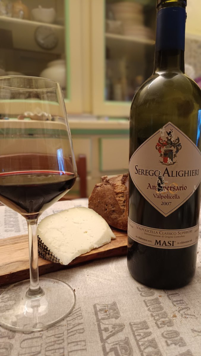 La mia risposta ad una sera piovosa: Valpolicella Masi 2007 e Pecorino toscano 
#masiwine #pecorino #wine #vino #valpolicella