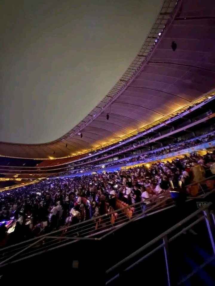 Letstravel65943's tweet photo. Wow 😮‼️

Chris Brown has completely sold out the 94K+ capacity FNB Stadium in Johannesburg, South Africa for his show tonight.

#ChrisBrown 
#takethejournywithus 
#letstravelafrica 
#Liverpool
#worldwideblogstandard
https://t.co/70eSp0JapC https://t.co/mcnmEVEV8A