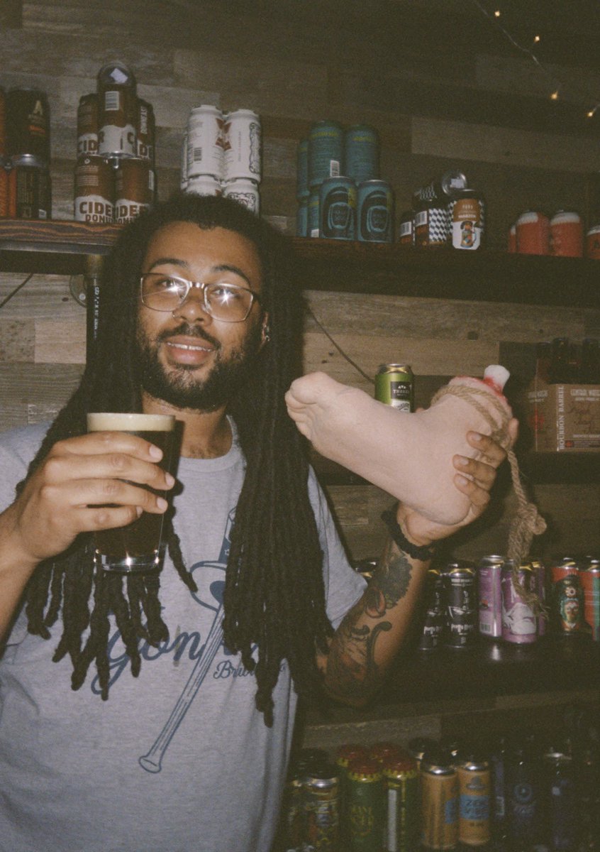 forlackofaterm's tweet image. giggggin in the new year &amp;amp; it makes us wanna scream like @nada_squirrel in that photo 

But till then we’re @ The Broadway tn, w/ the boys! Show out tix still avail in bio 🫰🏽🫰🏽