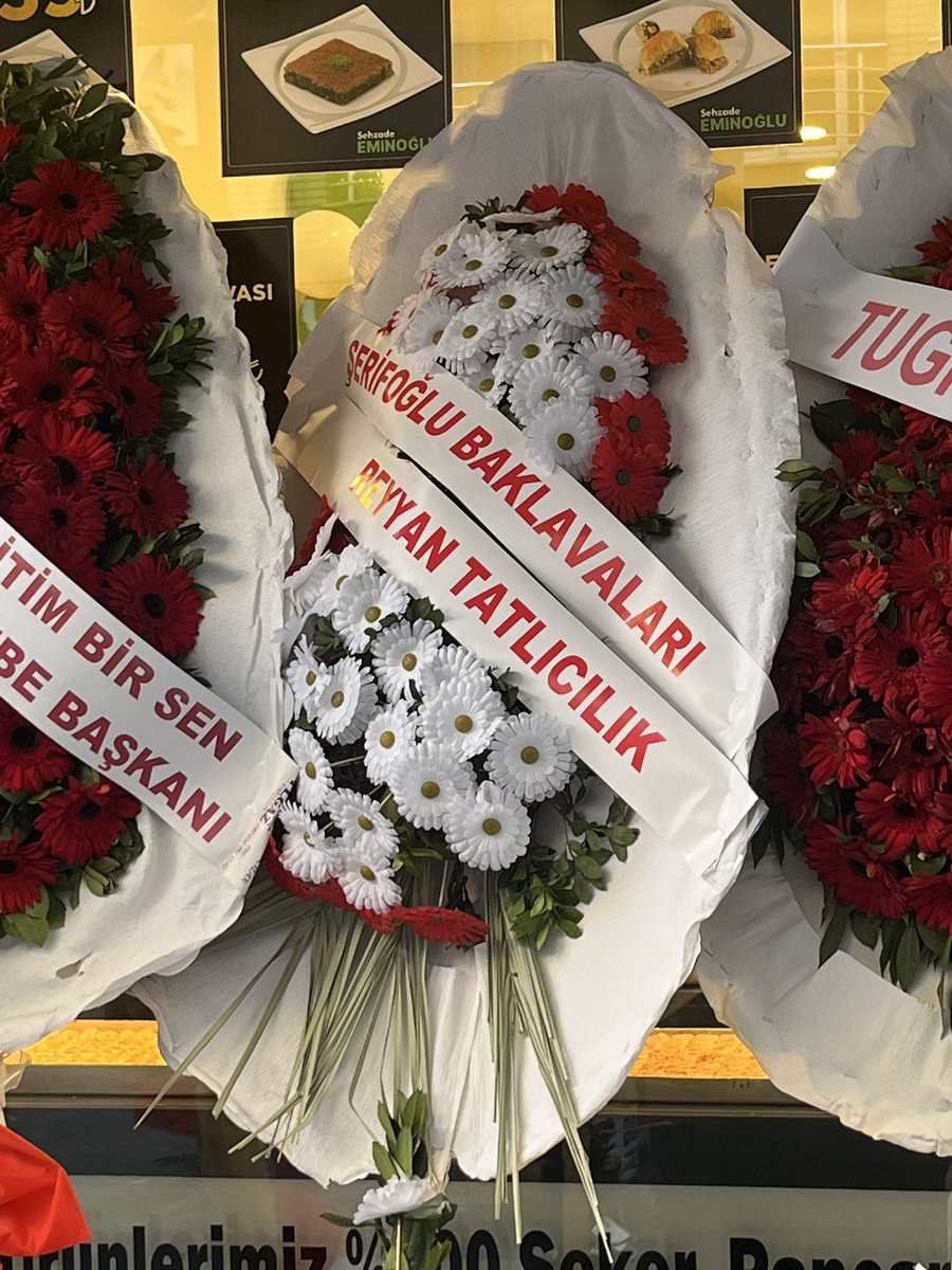 “Ticaret yapın çünkü rızkın onda dokuzu ticarettedir.” (sav) buyurmuştur. <a href="/ali_t4rhn/">Ali TARHAN</a>  @FurkanTarhan26 kardeşlerin yeni açtıkları Şehzade EMİNOĞLU  #Baklavalarının Bağcılar şubesinin açılışına katıldık. Rabbim girişimci kardeşlerimizin niyet ve gayretlerini mübarek kılsın.