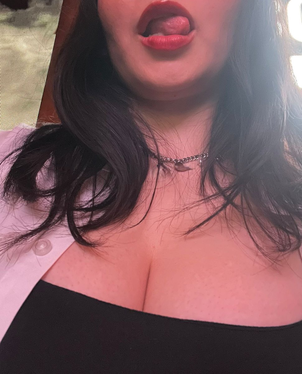 lolaclyneXxX's tweet photo. hii, new to #nfsw

︵‿︵‿୨♡୧‿︵‿︵  
୨୧  she / her  
୨୧  22
୨୧  soft / hard kinks  
୨୧  bicurious  
୨୧  always horny  
୨୧  ♡ and ↺ to be moots !! https://t.co/8NbbMLYG9u