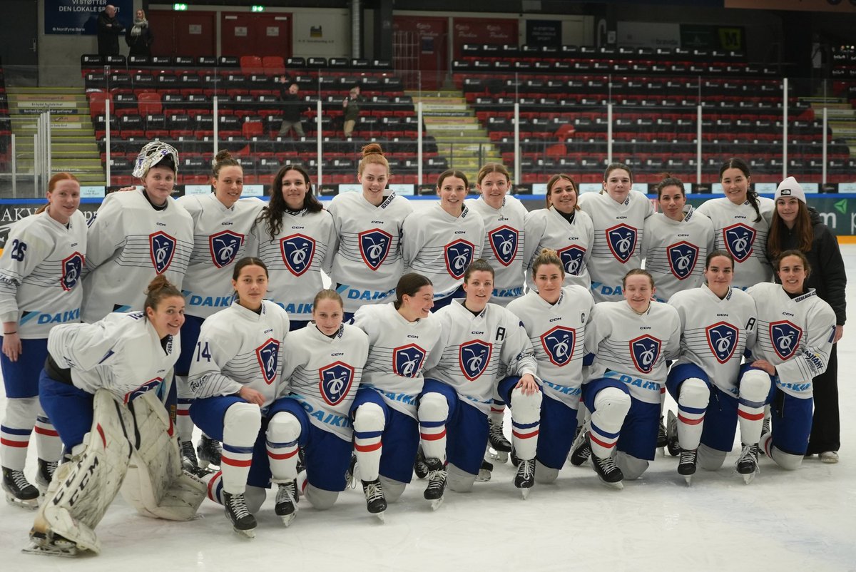 🇫🇷 EDF Sen Fem 🇫🇷

La photo de la victoire finale des Bleues au Tournoi des 4 Nations 😀📸

📸 Peter Eg Larsen

#TeamFranceHockey