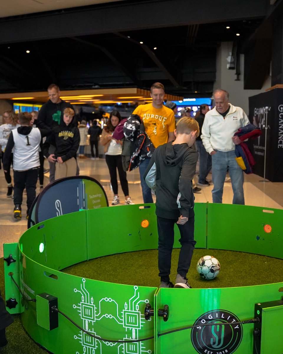 Proud to participate in the Indy Classic! Huge thanks to our partner, Sports Tech HQ, for the opportunity to be part of this fantastic event. ⚽🙌

#Sogility #IndyClassic #SportsTech #TechnologyDrivenSoccerTraining #TrainDifferentGetBetter #Soccer #Football